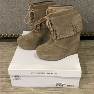 Steve Madden “Armoryy” booties